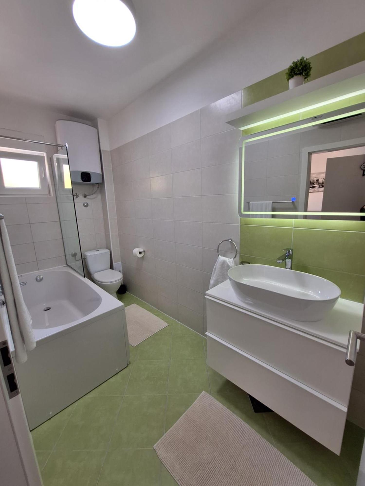 Sea Stone Apartment โปดสตรานา ภายนอก รูปภาพ